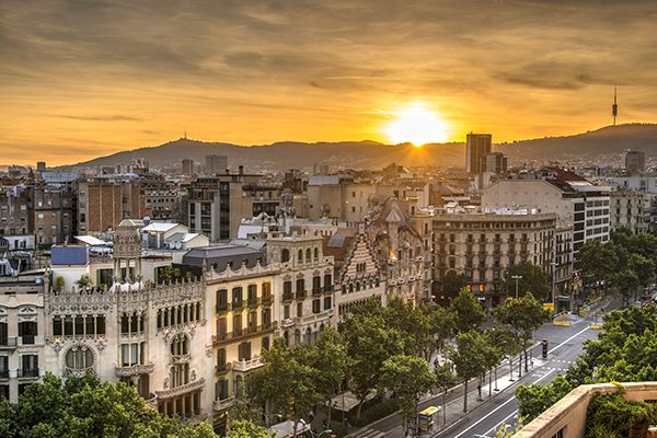 sector inmobiliario, Barcelona, alquiler, precio vivienda, metro cuadrado, caída precios, estancamiento, Madrid, periferia, arrendamiento